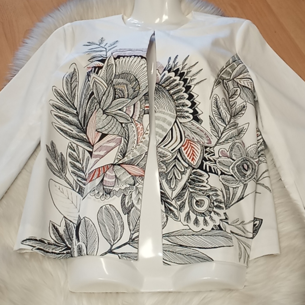 Chico's Short Floral Print Jacket - Picture 12 of 14